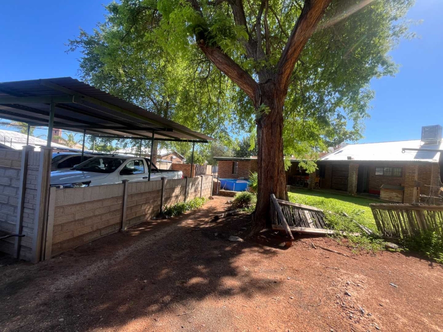 5 Bedroom Property for Sale in Die Rand Northern Cape